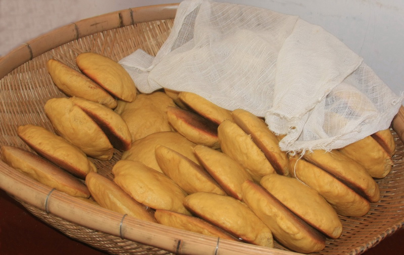 10 锅边玉米馍.jpg