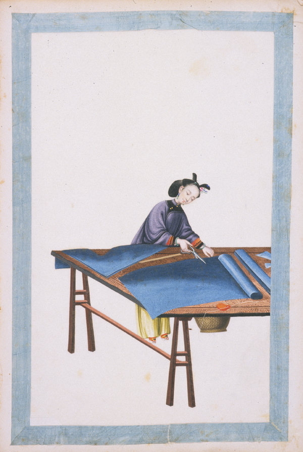 53 Cutting blue-dyed ramie cloth._调整大小.jpg