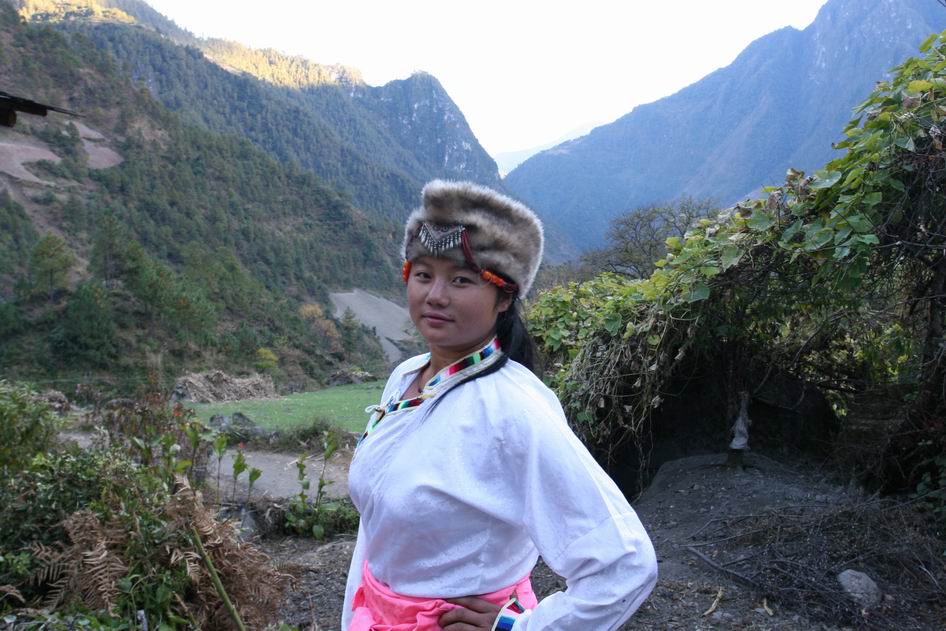 秋那桶村的姑娘 (1).JPG