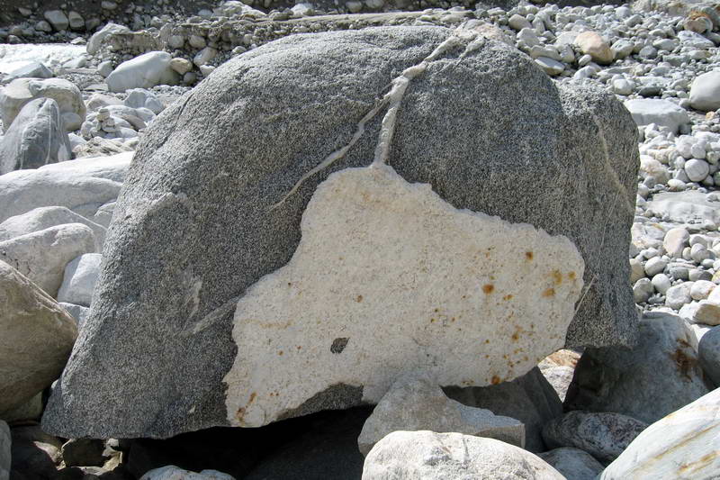 甘孜州的奇石沟 7.JPG